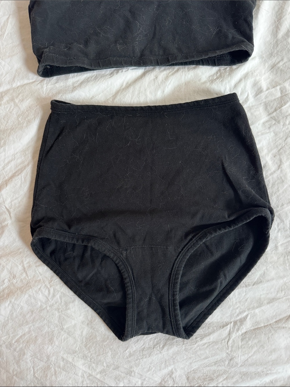 ARQ Wide Strap Bra and High-Rise Undies in Black - Picture 4 of 6